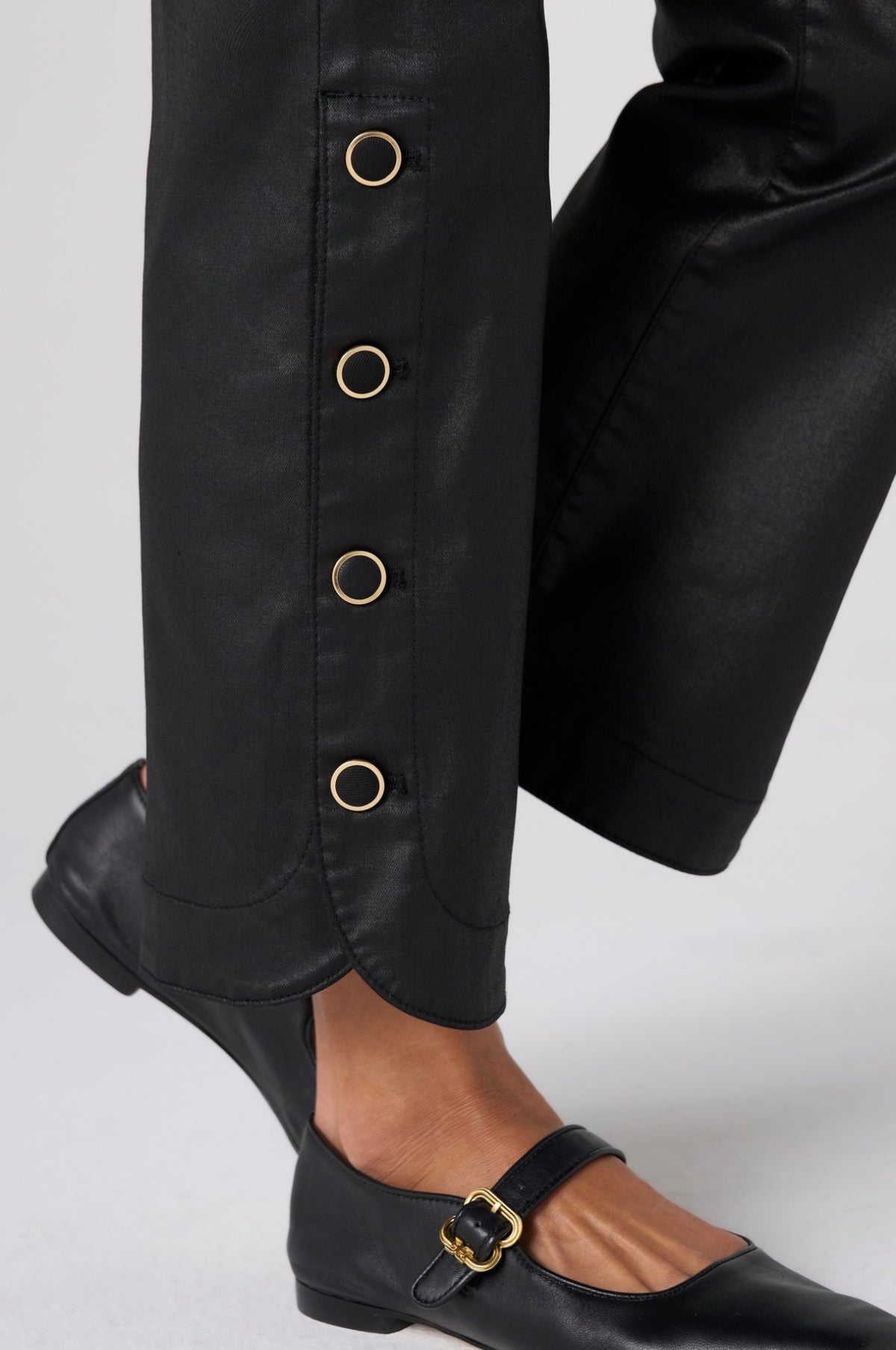 Hannah Crop Flare W/ Button Detail